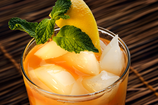 http://media.sheknows.com/articles/ice-tea-lemon.jpg